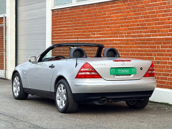 Mercedes-Benz SLK230 4 of 5