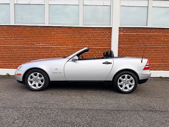 Mercedes-Benz SLK230 2 of 5