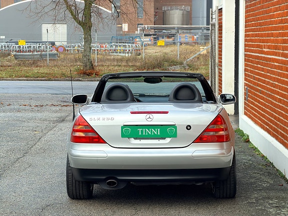 Mercedes-Benz SLK230 5 of 5