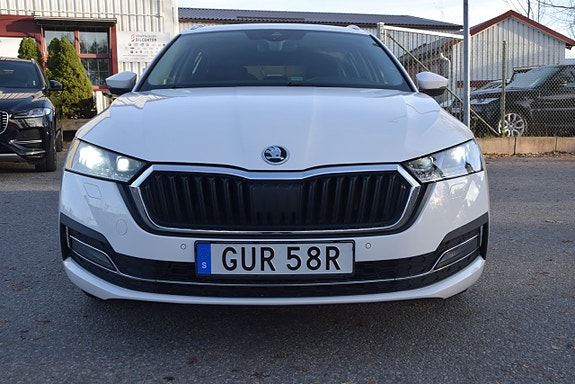 Skoda Octavia 2 of 5
