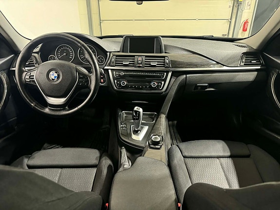 BMW 320 12 of 19