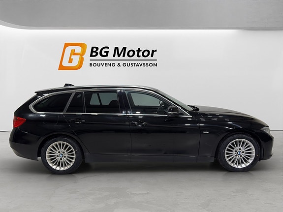 BMW 320 3 of 5