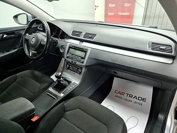 Volkswagen Passat 18 of 22