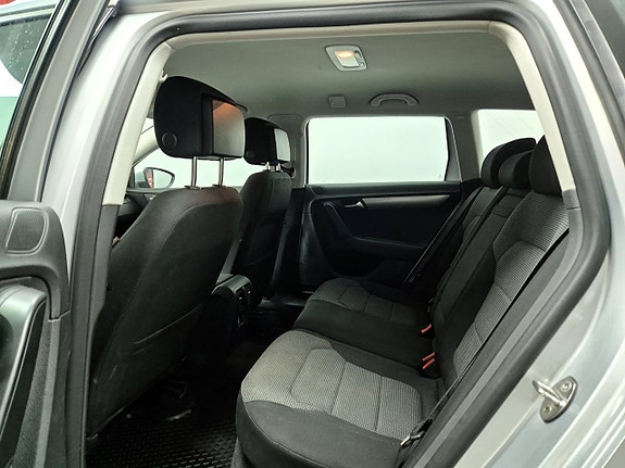 Volkswagen Passat 20 of 22