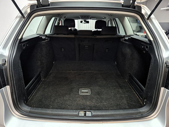Volkswagen Passat 7 of 22