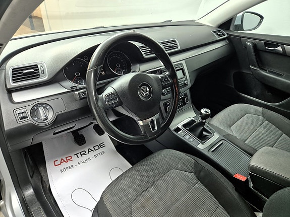 Volkswagen Passat 12 of 22