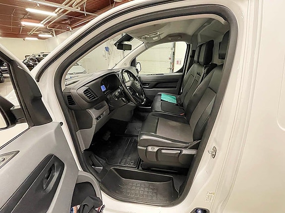Opel Vivaro 4 of 5
