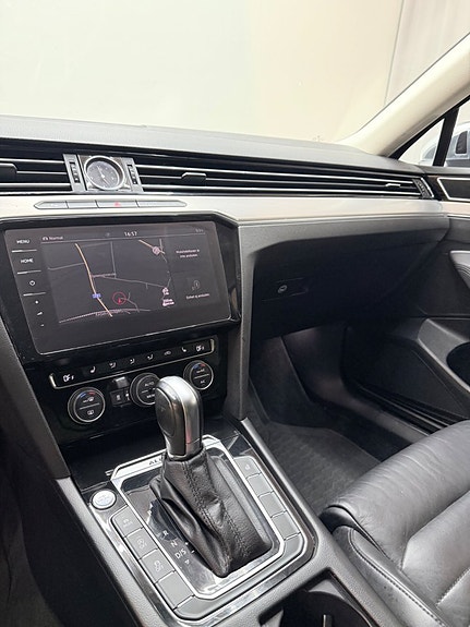 Volkswagen Passat Alltrack 8 of 14