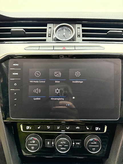 Volkswagen Passat Alltrack 13 of 14