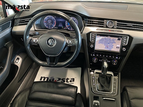 Volkswagen Passat 16 of 20