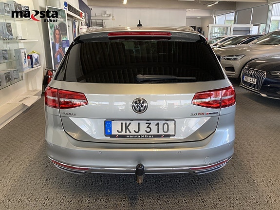 Volkswagen Passat 11 of 20