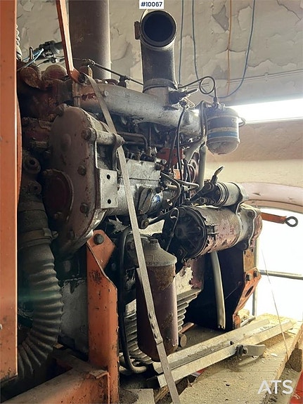 D4 Perkinsmotor dieselmotor till tröska (8,500:- ex moms)