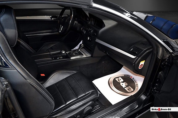 Mercedes-Benz E350 5 of 5