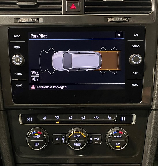 Volkswagen Golf Alltrack 14 of 14