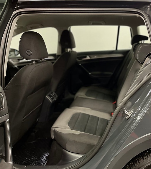 Volkswagen Golf Alltrack 7 of 14