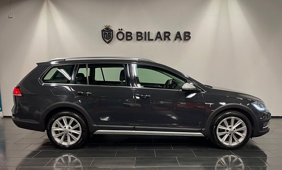 Volkswagen Golf Alltrack 2 of 14