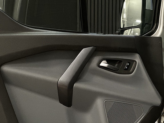 Ford Transit Custom 14 of 27