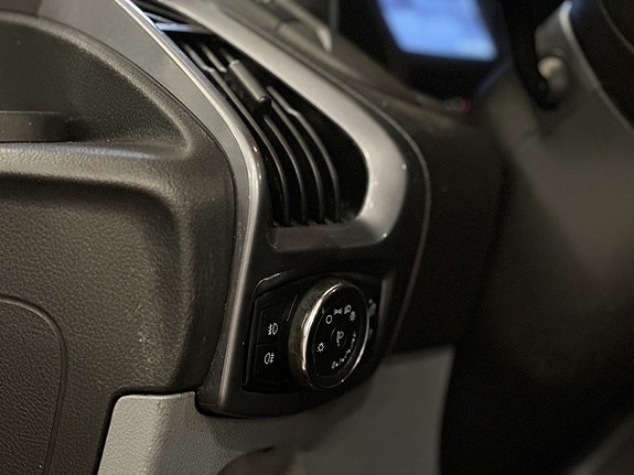 Ford Transit Custom 27 of 27
