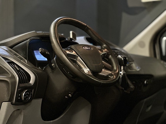 Ford Transit Custom 17 of 27