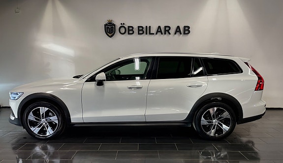 Volvo V60 Cross Country 4 of 5