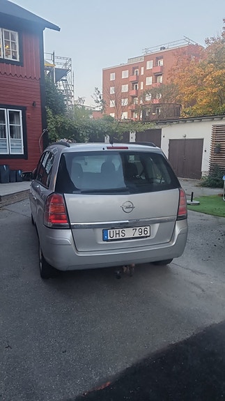 Opel Zafira 3 of 5