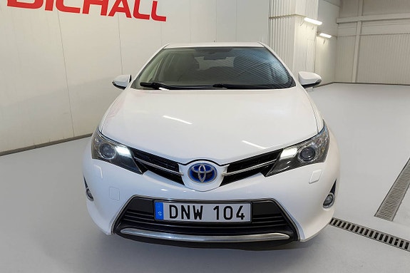 Toyota Auris 7 of 9