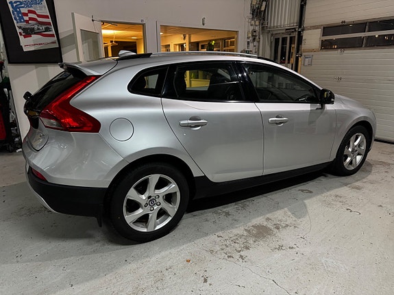 Volvo V40 Cross Country 20 of 22