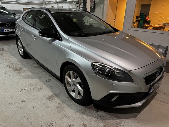 Volvo V40 Cross Country 18 of 22