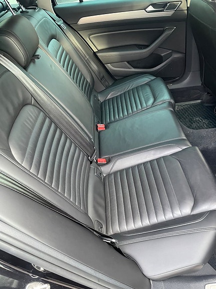 Volkswagen Passat 20 of 25