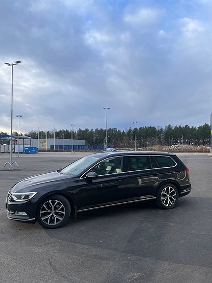 Volkswagen Passat 7 of 25