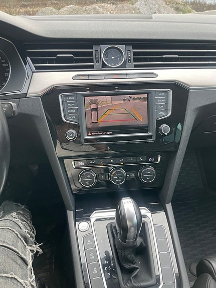 Volkswagen Passat 24 of 25