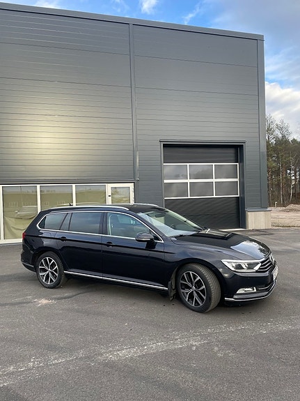 Volkswagen Passat 18 of 25