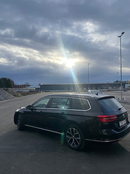 Volkswagen Passat 9 of 25