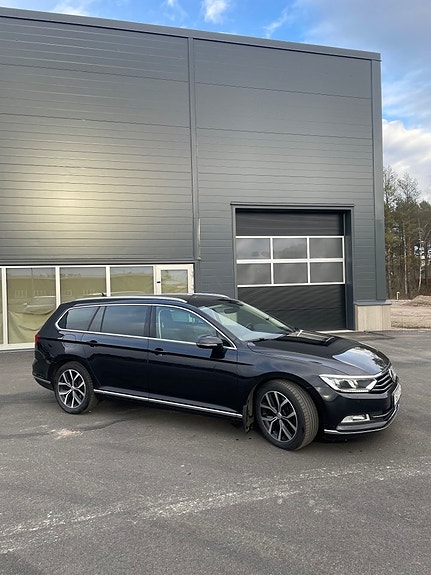 Volkswagen Passat 17 of 25