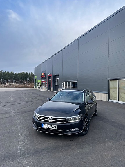 Volkswagen Passat 6 of 25