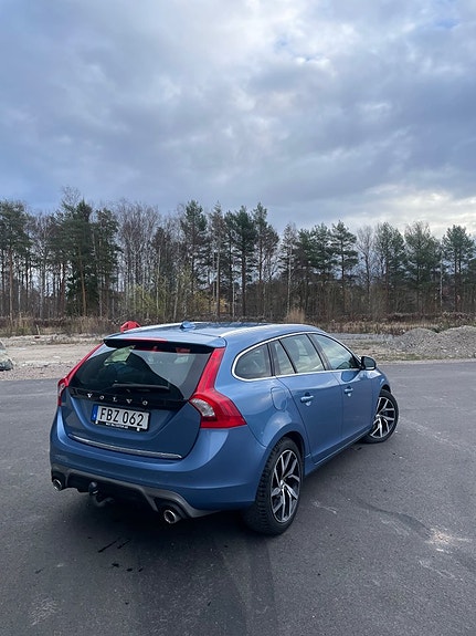 Volvo V60 11 of 14