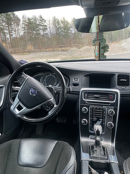 Volvo V60 13 of 14