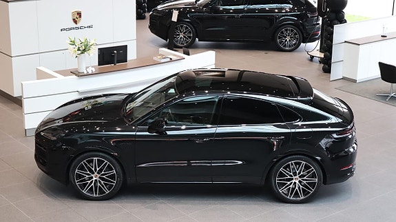 Porsche Cayenne 5 of 5