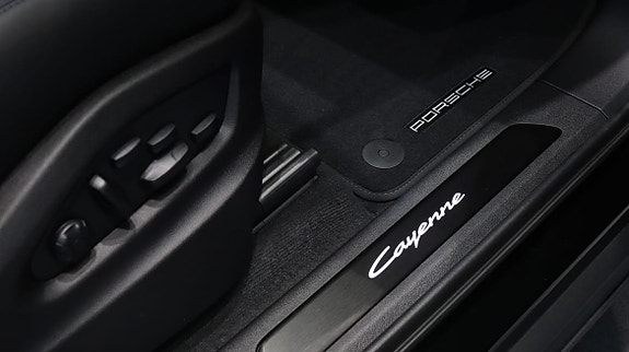 Porsche Cayenne 11 of 11
