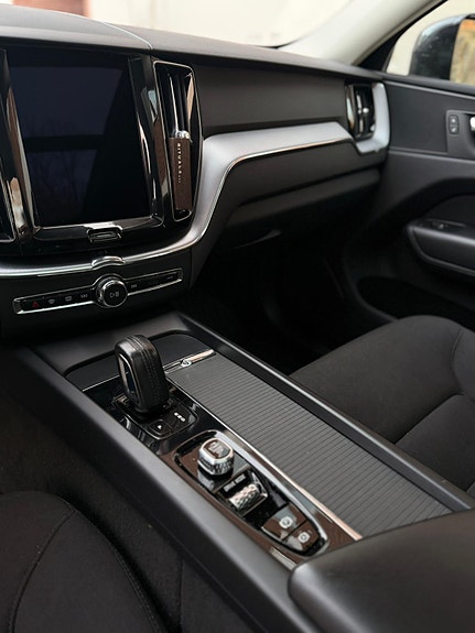 Volvo XC60 10 of 12