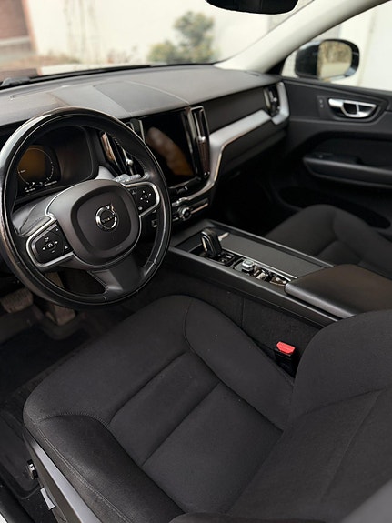 Volvo XC60 9 of 12