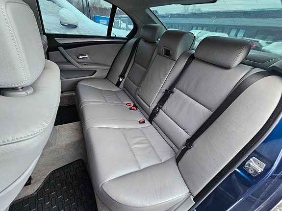 BMW 520 11 of 13
