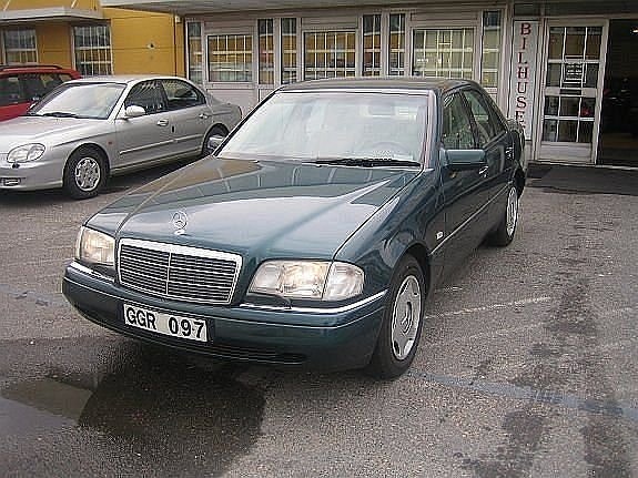 Mercedes-Benz C200