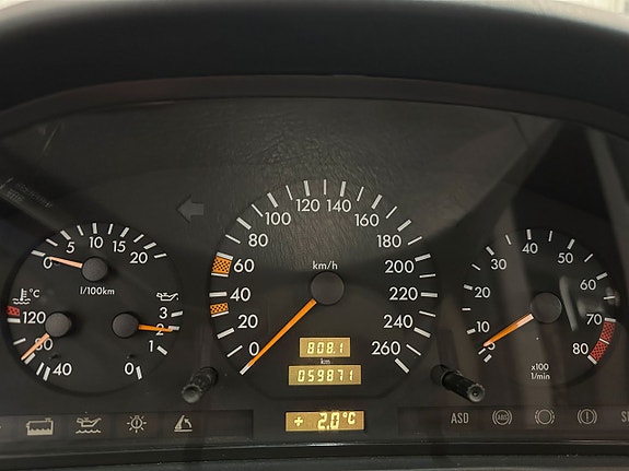 Mercedes-Benz SL300 15 of 22