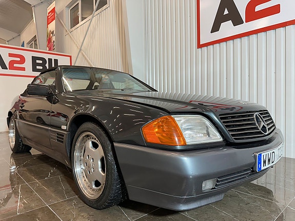 Mercedes-Benz SL300 2 of 22