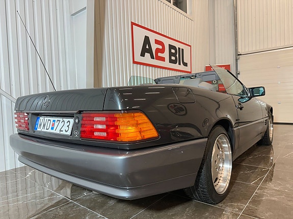 Mercedes-Benz SL300 21 of 22