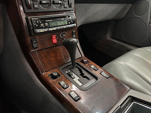 Mercedes-Benz SL300 17 of 22