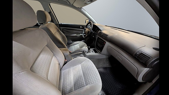 Volkswagen Passat 9 of 10