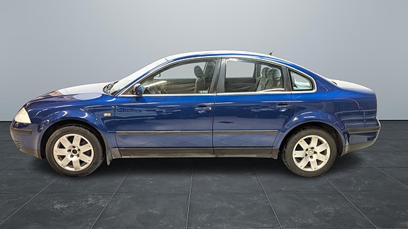 Volkswagen Passat 3 of 5