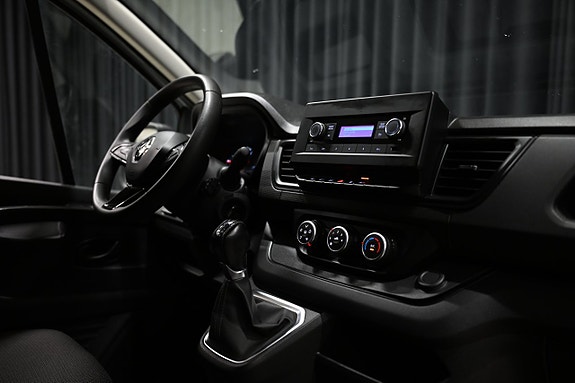 Renault Trafic 24 of 25